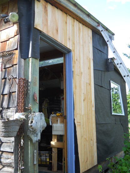 Vertical stripes make you look slimmer. Or so they say.